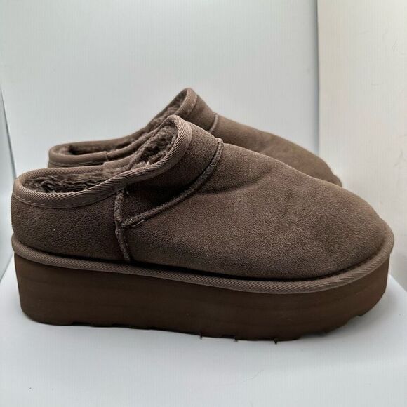 CUSHIONAIRE Women's Genuine Suede Cozy Mule Platform +Memory Foam 10 TAUPE - Picture 1 of 7